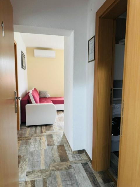 Apartments Paradise Licko Petrovo Selo Esterno foto